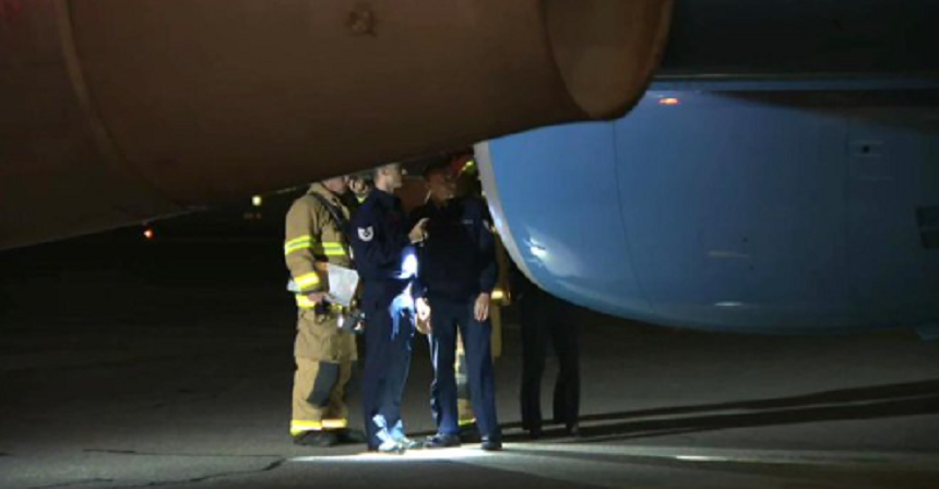 Avionul oficial al lui Pence, Air Force Two, aterizează forţat în New Hampshire