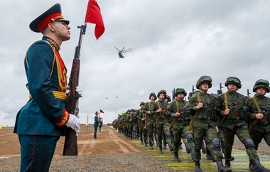 Rusia îşi adună aliaţii prin manevre militare în toate direcţiile; Putin asistă la manevrele Caucaz-2020 în poligonul de la Kapustin