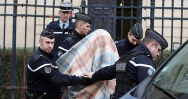 Suspectul în atacul cu satârul de la Paris mărturiseşte că a vrut să atace Charlie Hebdo după republicarea caricaturilor profetului Mahomed