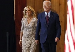 Joe Biden şi soţia sa Jill şi-au publicat declaraţiile fiscale pentru 2019, cu câteva ore înainte de dezbaterea cu Donald Trump