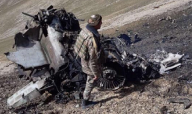 Două avioane armene de tip Su-25 s-au prăbuşit pe un munte, anunţă preşedinţia azeră, respingând acuzaţii armene potrivit cărora unul a fost doborât de un avion turc de vânătoare; Turcia neagă orice implicare