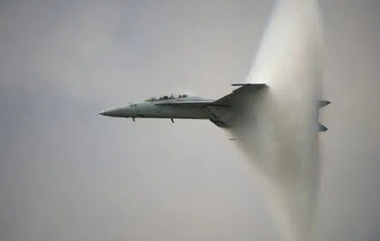 O detonare puternică în Île-de-France îi sperie pe parizieni, provocată de un avion de tip Rafale care depăşeşte bariera sunetului într-o ”misiune de interceptare”