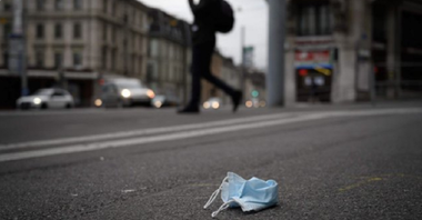 Purtarea măştii de protecţie ar permite o imunizare împotriva covid-19, afirmă cercetători care evocă ”variolizarea” din secolul al XVIII-lea