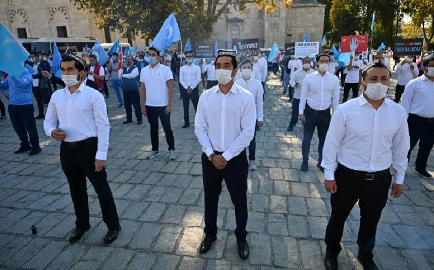Manifestaţie în Piaţa Baiazid de la Istanbul împotriva tratamentelor cărora le sunt supuşi uigurii în China 