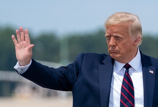 Donald Trump a mulţumit personalului medical: "Cu ajutorul lor, mă simt bine"