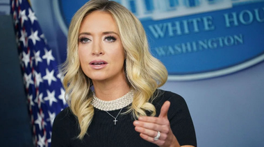 Kayleigh McEnany, o purtătoare de cuvânt a lui Trump, testată pozitiv cu covid-19 la trei după spitalizarea acestuia