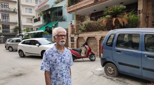 Unchiului indian al lui Kamala Harris, Balachandran Gopalan, i-a ”părut rău de Pence” şi se declară mândru de nepoata sa, în dezbaterea pe care a urmărit-o la televizor la New Delhi; "Pence are o ghiulea (legată) la gleznă. Trump”, apreciază el