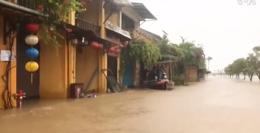Vietnam - Cel puţin 17 oameni au murit în inundaţiile provocate de o furtună tropicală. Ţara se pregăteşte pentru taifunul Laifa