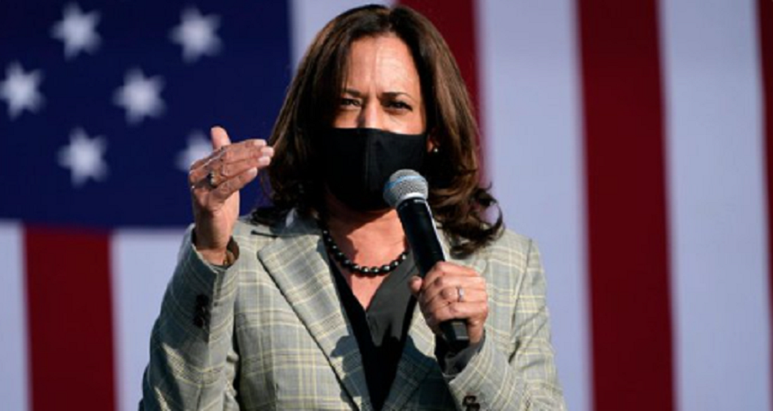 Kamala Harris îşi suspendă deplasările până duminică, după ce directoarea echipei sale de campanie şi alt membru al echipei au fost testaţi pozitiv cu covid-19