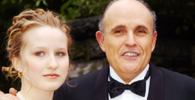 Caroline Rose Giuliani, fiica lui Rudy Giuliani, îndeamnă la vot cu Joe Biden