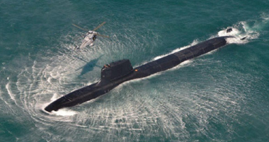 Franţa efectuează primul său tir de rachetă de croazieră navală MdCN de la bordul unui submarin francez nuclear de atac de nouă generaţie, Le Suffren, dotând Marina franceză cu o nouă capacitate, de a lovi infrastructuri terestre grele