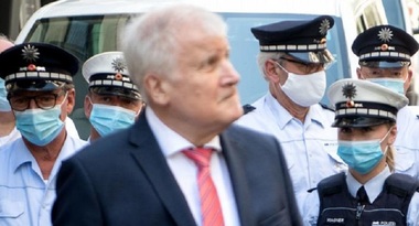 Guvernul german comandă un studiu cu privire la rasismul instituţional