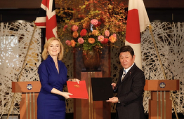 Japonia şi Regatul Unit parafează primul acord comercial major încheiat de Londra după Brexit
