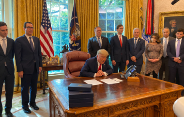 Israelul urmează să-şi normalizeze relaţiile diplomatice cu Sudanul; au făcut ”pace”, anunţă Trump, în urma unei convorbiri la telefon, în Biroul Oval, cu liderii israelian şi sudanez
