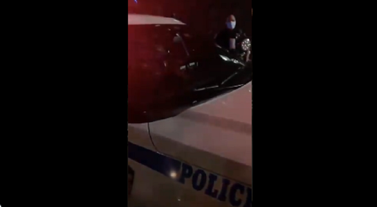 Poliţist newyorkez, suspendat fără plată după ce spune ”Trump 2020” la microfonul maşinii de patrulare în Brooklyn