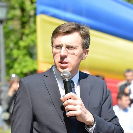 Dorin Chirtoacă:  Condamn cu vehemenţă atacul furibund şi declaraţiile nesăbuite ale Ambasadei Federaţiei Ruse la Chişinău la adresa Ambasadei României şi a ambasadorului Ioniţă. Cel mai de nădejde aliat al Germaniei naziste a fost Rusia sovietică