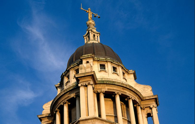 Un fost angajat în domeniul Apărării în M.Britanie, Simon Finch, acuzat de divulgarea unor informaţii despre un sistem britanic de rachetă care reprezintă o ameninţare la adresa ”securităţii regatului”