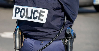 Un bărbat, ”neutralizat” de către o patrulă de poliţie la Avignon, după ce ameninţă poliţiştii cu o armă de mână