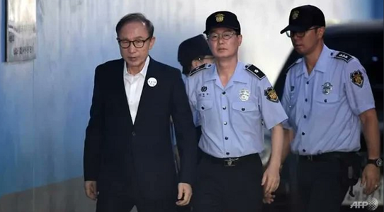 Fostul preşedinte sud-coreean Lee Myung-bak, condamnat definitiv la 17 ani de închisoare cu privire la corupţie