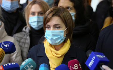 UPDATE-Alegeri prezidenţiale în R. Moldova - Maia Sandu şi Igor Dodon intră în turul 2. După prelucrarea datelor din toate secţiile de vot din ţară, Maia Sandu are 36,16 %, iar Igor Dodon - 32,61%. Şi în Diaspora, tot Maia Sandu e pe primul loc