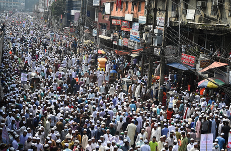 Peste 50.000 de persoane manifestează împotriva Franţei în capitala Bangladeshului, Dacca