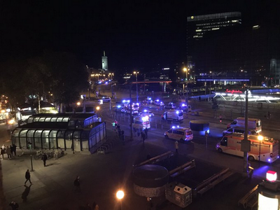 UPDATE Atac terorist în Viena: o persoană a murit şi cel puţin 15 sunt rănite, după ce mai mulţi indivizi au deschis focul în cel puţin 6 locaţii din oraş. Iohannis: "Condamn cu tărie acest atroce act de teroare". Reacţiile oficialilor europeni - VIDEO