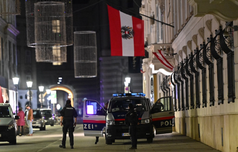 Cel puţin trei morţi şi un suspect căutat în atentatul de la Viena