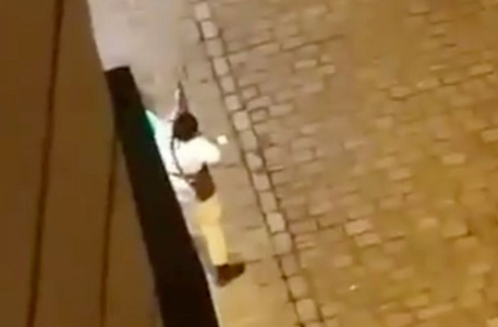 Paisprezece arestări şi 18 percheziţii după atentatul de la Viena, inclusiv în locuinţa atacatorului; anchetorii găsesc o înregistrare video în care atacatorul jură credinţă Statului Islamic; deocamdată nu există dovezi care să arate existenţa unui al doi
