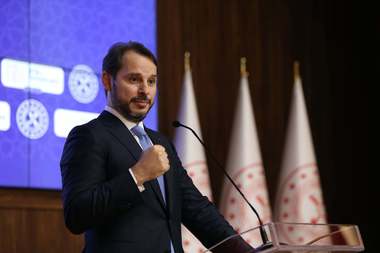 Turcia: Ginerele lui Erdogan a demisionat din funcţia de Ministru al Finanţelor