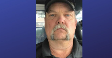 ALEGERI ÎN SUA Şeful Poliţiei orăşelului Marshall din Arkansas Lang Holland demisionează după ce îndeamnă, pe reţeaua de socializare Parler, folosită de extrema dreapta, la uciderea unor democraţi