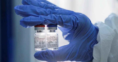 Rusia anunţă că vaccinul său Sputnik-V prezintă o eficienţă de 92%