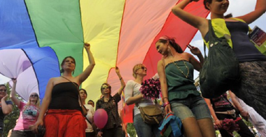 Ungaria vrea să modifice Constituţia, care să prevadă că ”mama este o femeie, tatăl este un bărbat” şi să definească sexul drept cel de la naştere