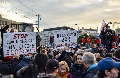 Covid - Extrema dreaptă din Slovacia a protestat contra restricţiilor 
