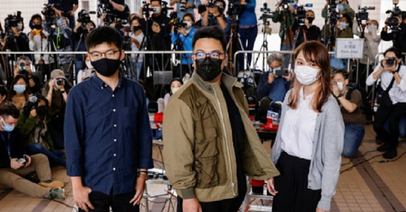 Joshua Wong şi alţi doi activişti în favoarea democraţiei în Hong Kong pledează ”vinovat” la proces
