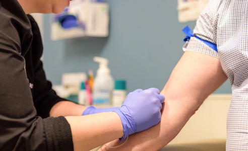 AFP: Aducerea vaccinurilor împotriva covid-19 la destinaţie, o provocare logistică