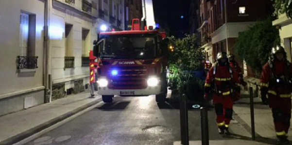 Opt răniţi la Paris, într-un incendiu la un centru de migranţi în nordul capitalei franceze; sute de persoane evacuate, zece persoane salvate din clădire de către pompieri