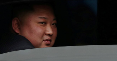 Kim Jong Un, familia sa şi oficiali nord-coreeni, vaccinaţi împotriva covid-19 cu un vaccin experimental chinez