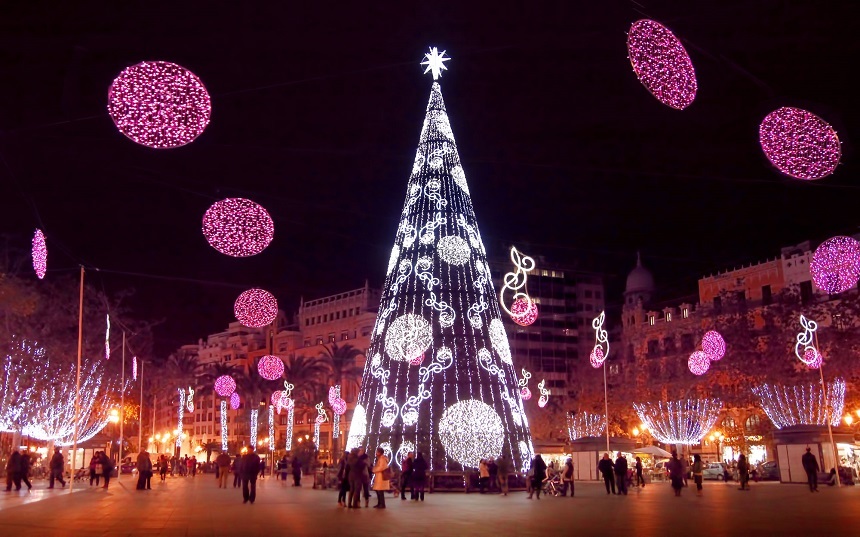 Guvernul spaniol limitează reuniunile de Crăciun şi de Anul Nou la 10 persoane de familie