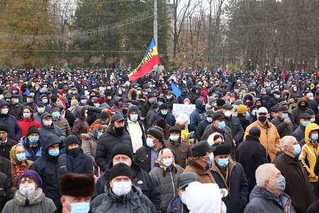 Republica Moldova - 20.000 de manifestanţi cer demisia Guvernului la Chişinău - VIDEO