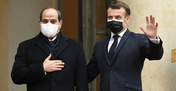 Macron îi mulţiumeşte lui el-Sisi, aflat într-o vizită de stat în Franţa, pentru susţinerea Egiptului după ”campania urii” antifranceze în lumea musulmană