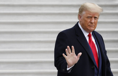 Personalul Casei Albe ar urma să nu fie vaccinat imediat la lansarea campaniei de vaccinare în SUA, anunţă Trump