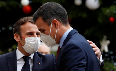 Premierul spaniol Pedro Sanchez se plasează în carantină până în ajunul Crăciunului, după ce a fost primit luni la Palatul Élysée de către Macron