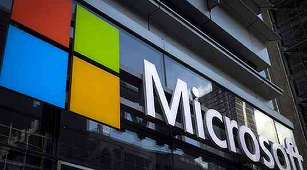 Microsoft, piratat în cadrul atacului cibernetic care foloseşte platforma SolarWinds, atribuit unor hackeri ruşi; produse aparţinând gigantului, folosite în vederea extinderii atacului la alte ţinte