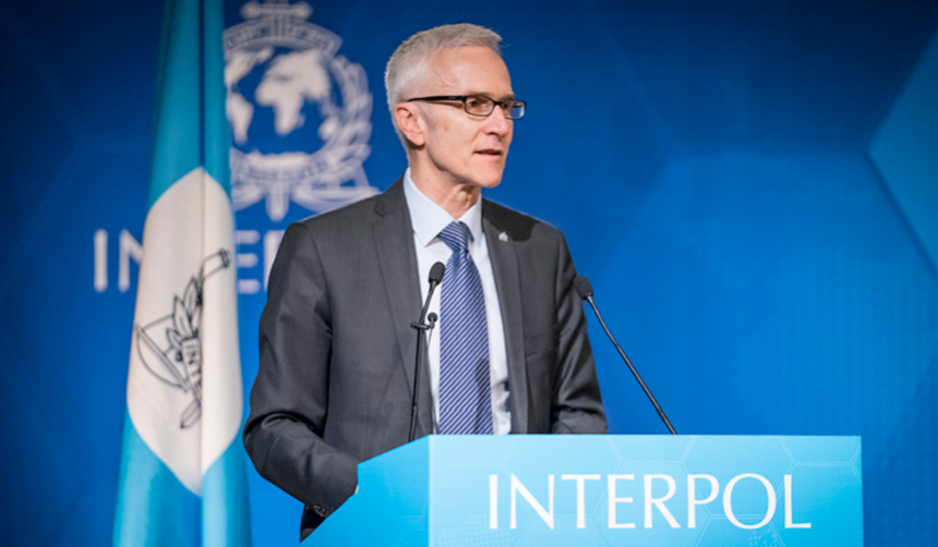 Directorul Interpolului Jürgen Stock avertizează cu privire la creştere ”dramatică” a infracţionalităţii odată cu livrarea vaccinului împotriva covid-19