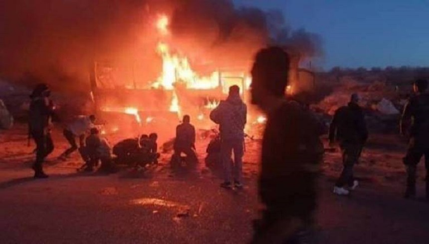 Un număr de 28 de oameni au fost ucişi într-un atac împotriva unui autobuz care circula pe autostradă în regiunea Deir al-Zor din Siria