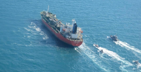 O navă cisternă sub pavilion sud-coreean, Hankuk Chemi, cu 7.200 de tone de etanol la bord, confiscată de Iran la Golful Persic, în contextul unor tensiuni între Teheran şi Seul privind blocarea unor fonduri iraniene în baza sancţiunilor americane