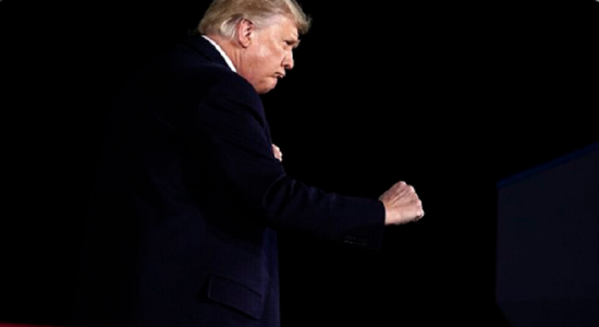 Donald Trump evocă posibilitatea de a se autograţia