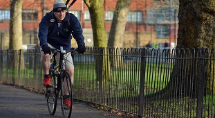 O plimbare de 11 kilometri cu bicicleta în Parcul Olimpic din Londra în timpul carantinei a lui Johnson, criticat dur din această cauză, nu este ilegală, apreciază şefa poliţiei londoneze Cressida Dick