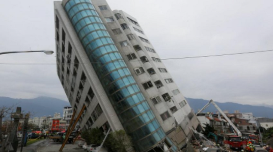 Bilanţul victimelor cutremurului din Indonezia creşte la cel puţin 34 de morţi pe Insula Sulawesi