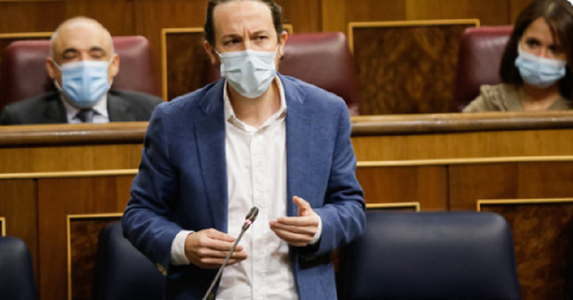Polemică în Spania după ce vicepremierul spaniol Pablo Iglesias, liderul Podemos, îl compară pe separatistul Carles Puigdemont cu exilaţi republicani